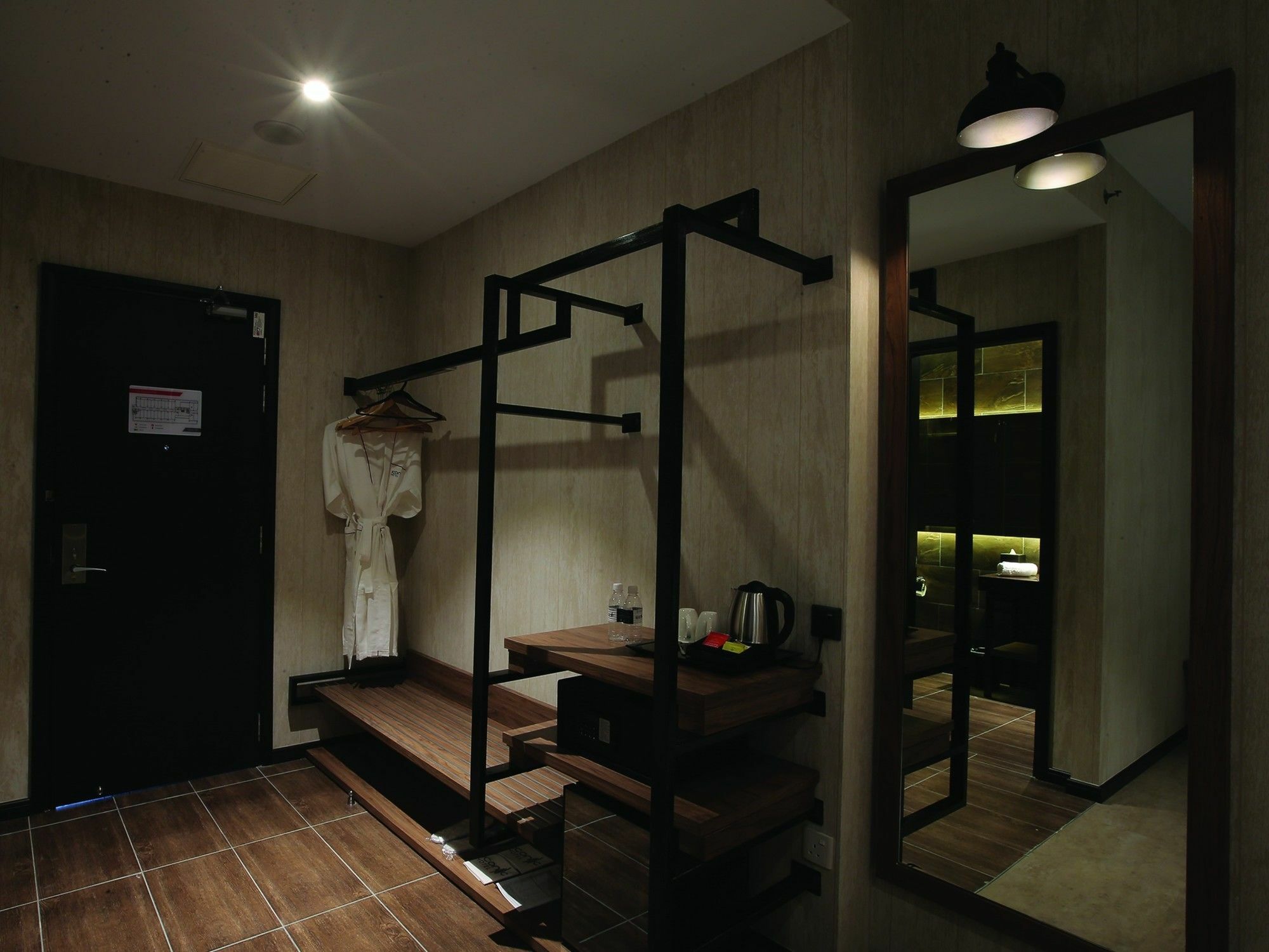 Iconic Hotel 4*