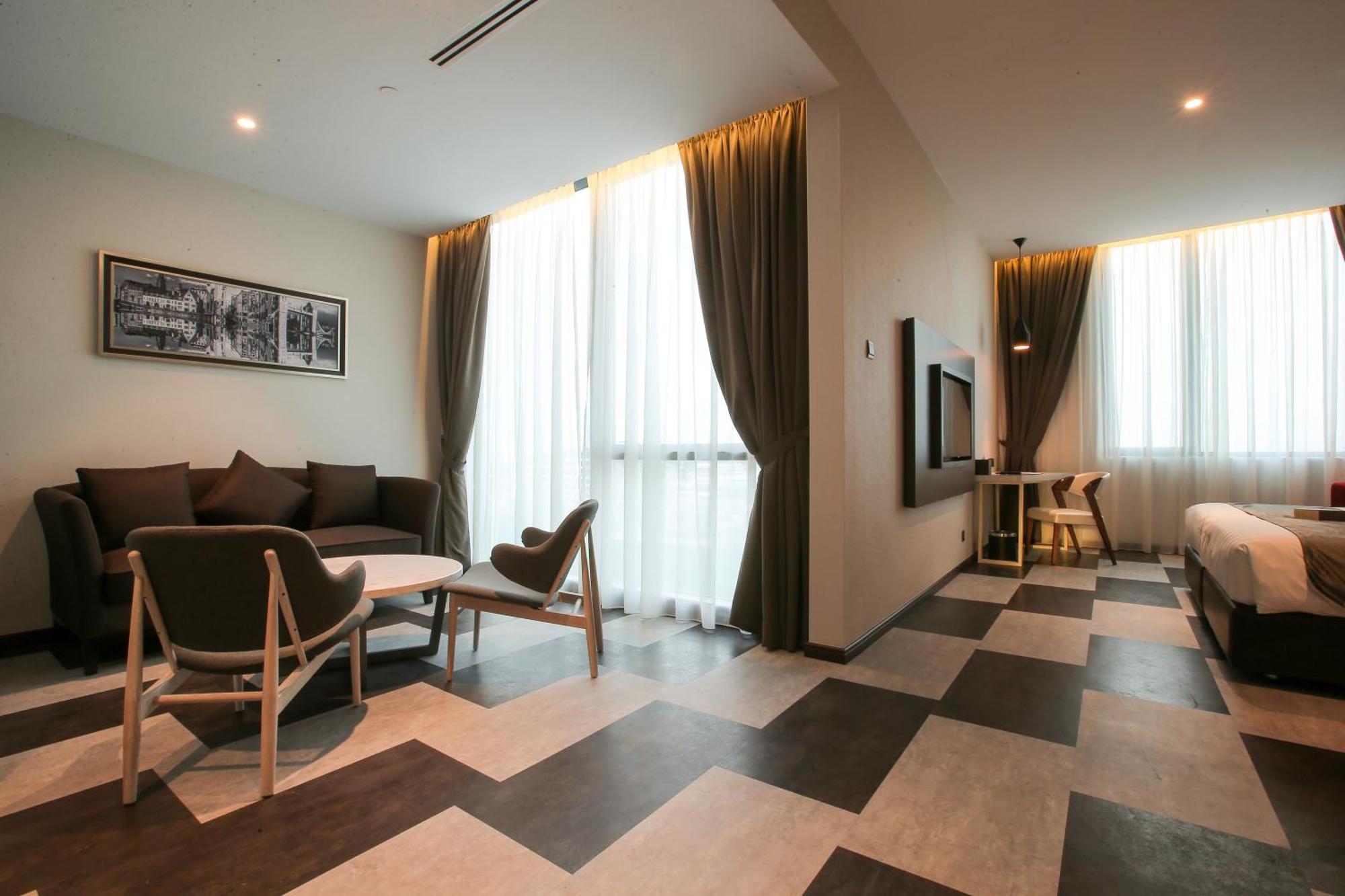 Hotel Iconic 4*