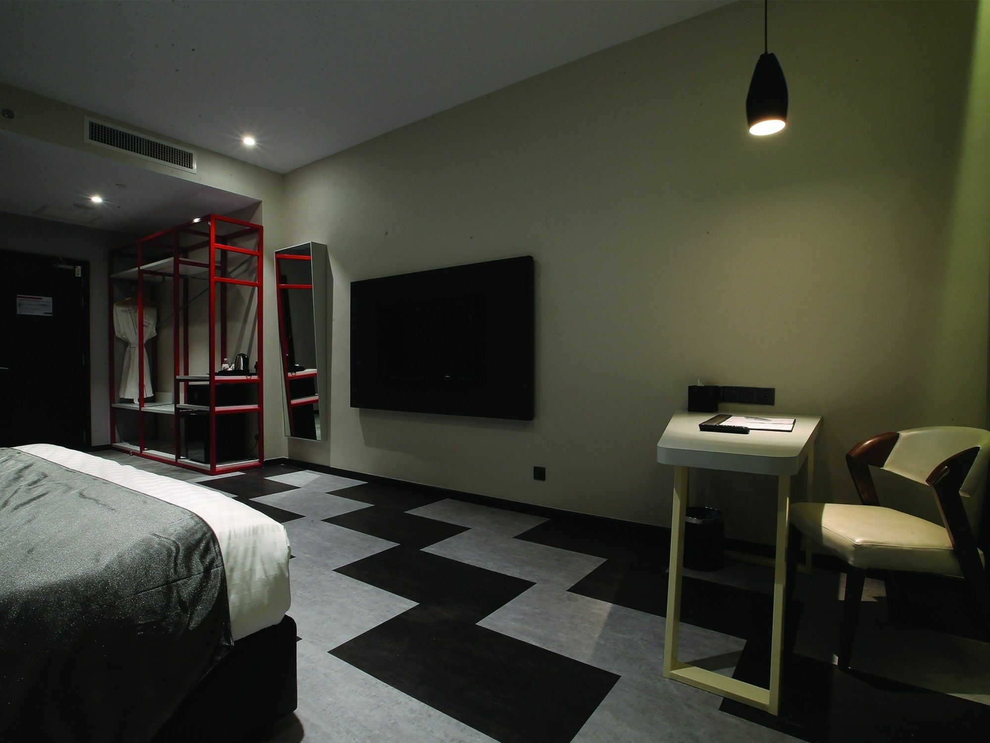 Hotel Iconic 4*